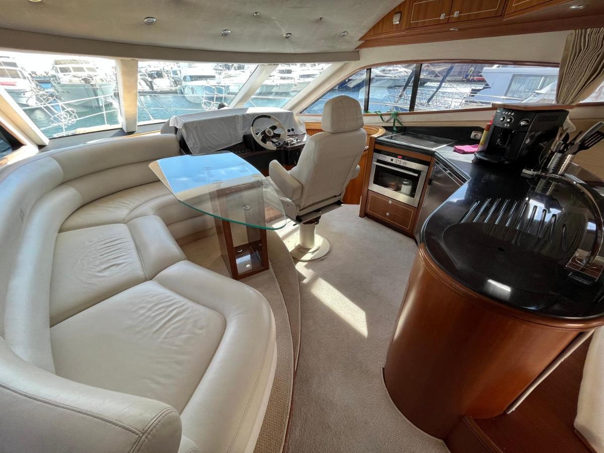 Yacht In Barcelona Sant Adria de Besos Exterior photo
